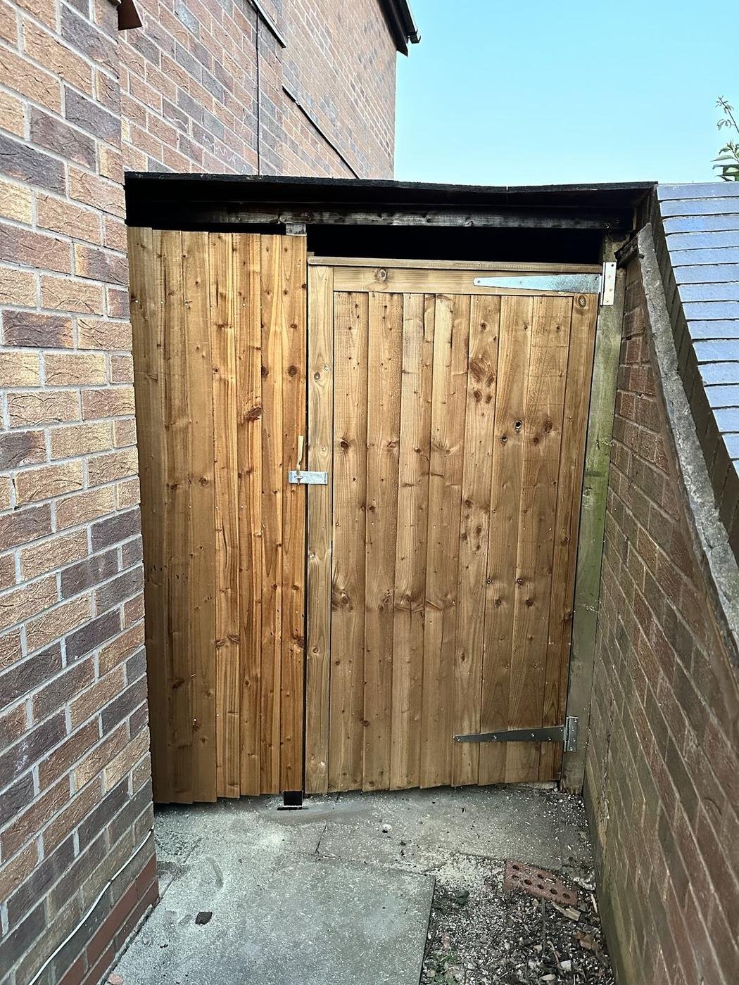 A timber side gate